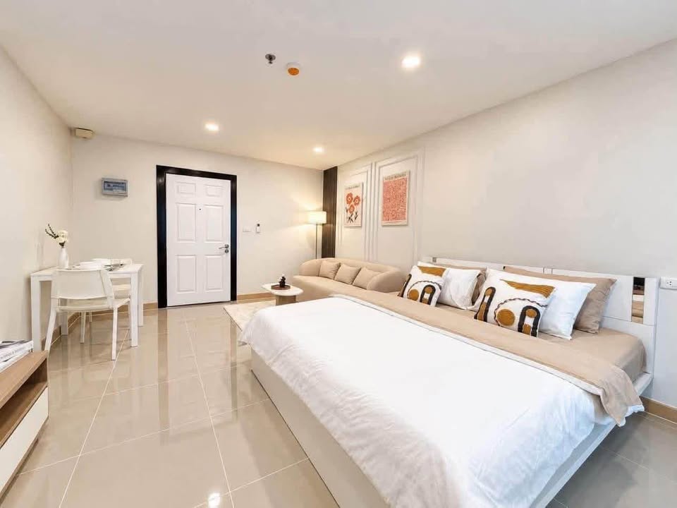 Renovated 1-bedroom condo with pool view at The View Condo Suan Luang – photo 2