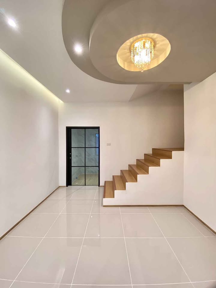 Renovated 2-storey townhome for sale in Rassada near Mission Hospital – photo 4