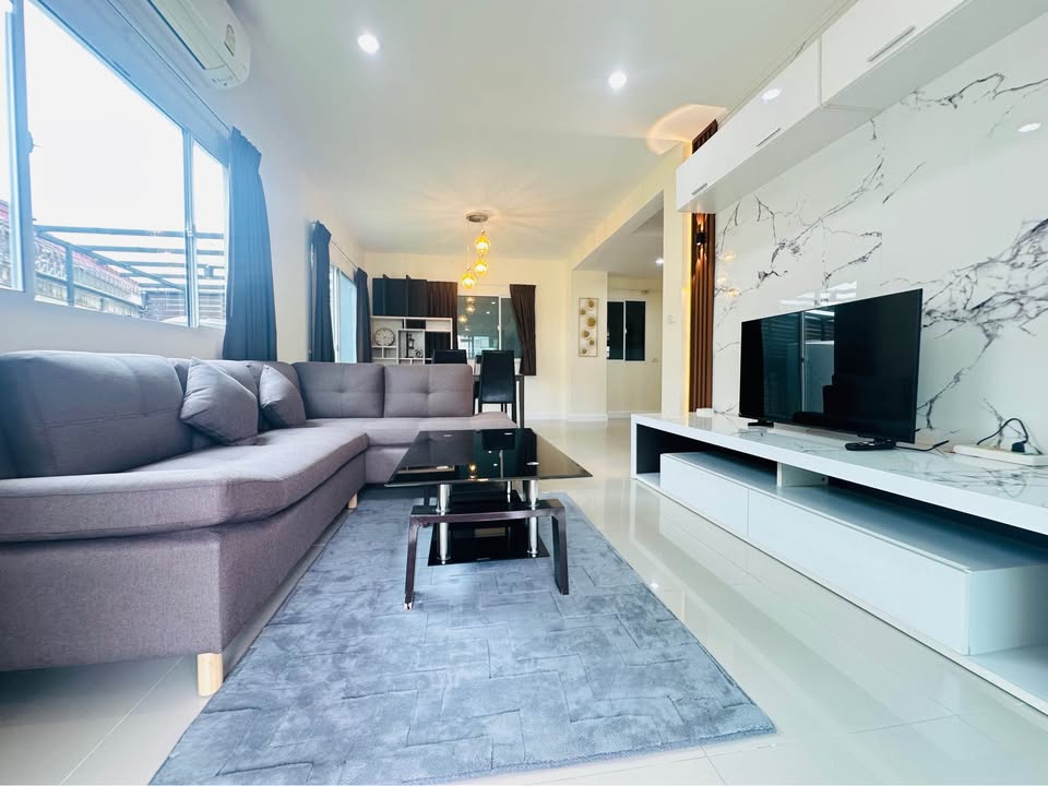 Renovated 3-bedroom detached house for rent at Passorn Kathu – photo 3