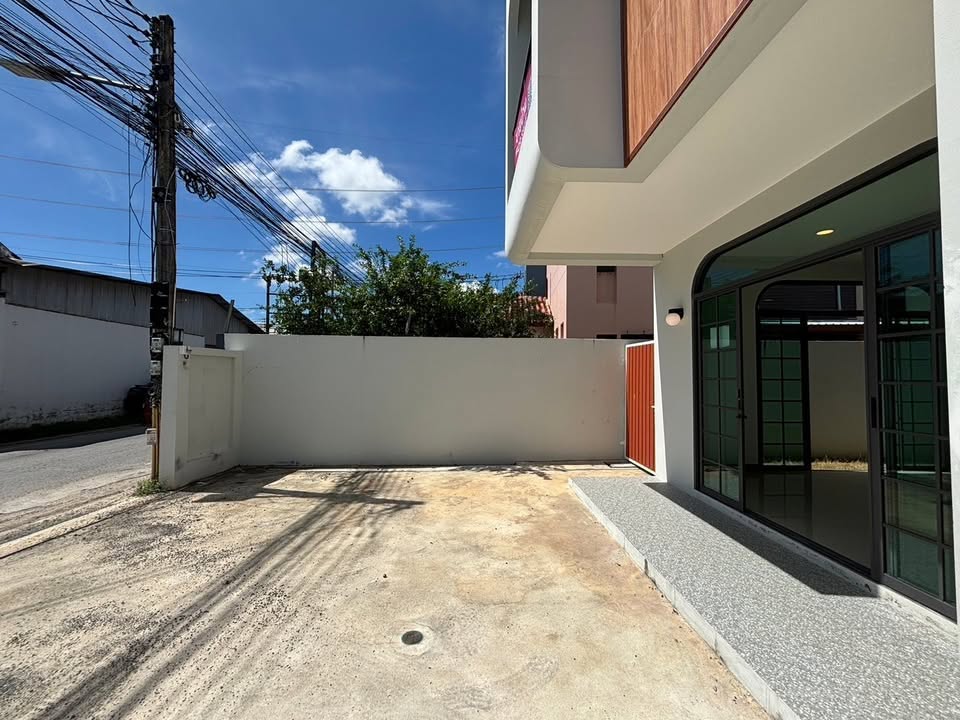 New 3-bedroom semi-detached house for rent in Chalong – photo 4