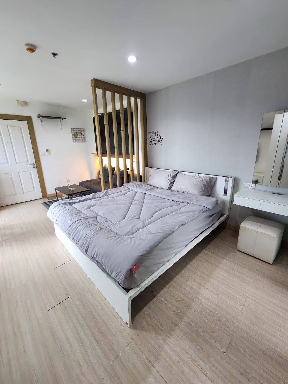 Corner studio condo for rent at The View Suan Luang, Naka