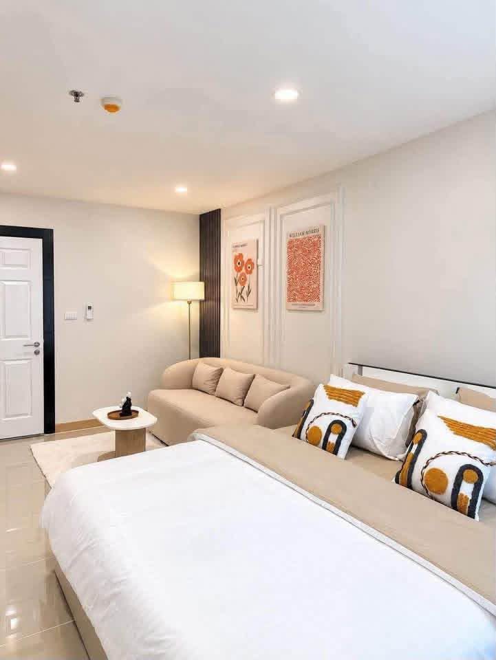 Renovated 1-bedroom condo with pool view at The View Condo Suan Luang