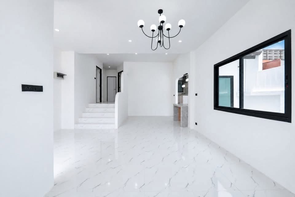 Fully Renovated 3-Bed House for Sale at Srisuchat Village 2 – รูปที่ 3