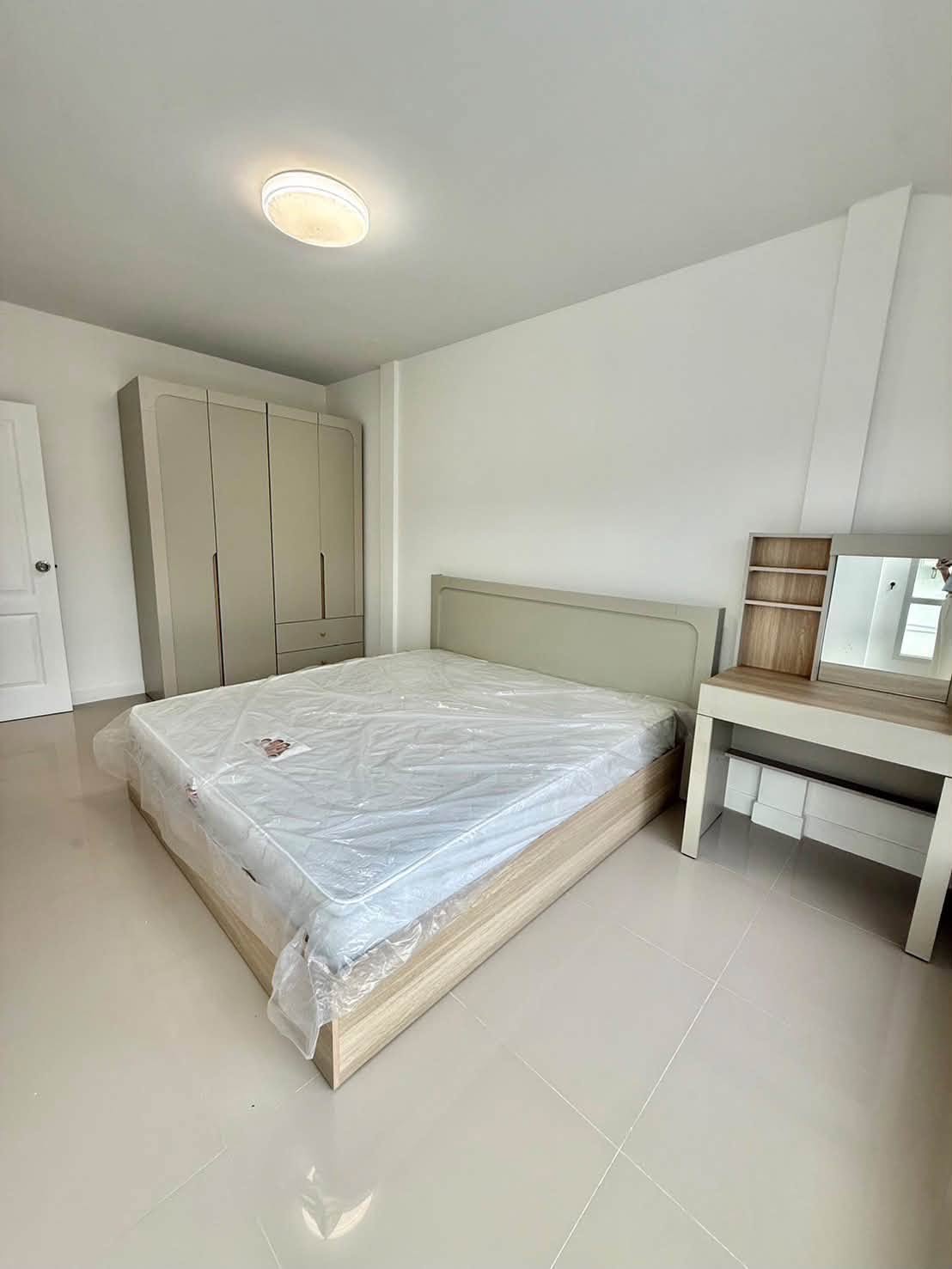 Renovated 3-bedroom townhouse for rent at Supalai Lagoon, Sapam – photo 6
