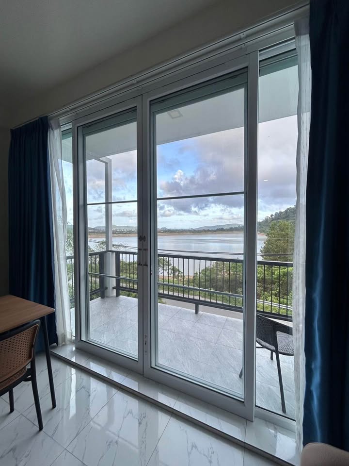 1-bed room with hilltop dam view for rent – photo 8