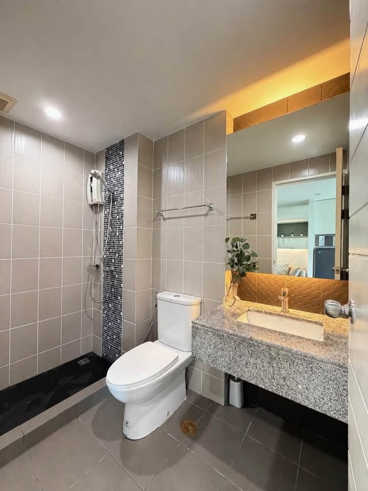 Pool-view condo at The Scene, Kathu – photo 8