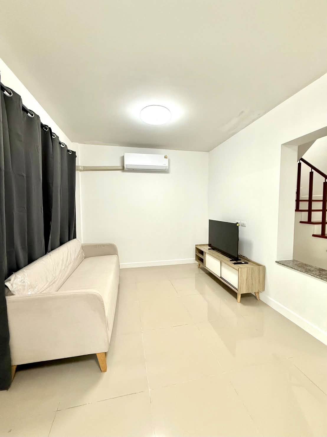 Renovated 3-bedroom townhouse for rent at Supalai Lagoon, Sapam – photo 2