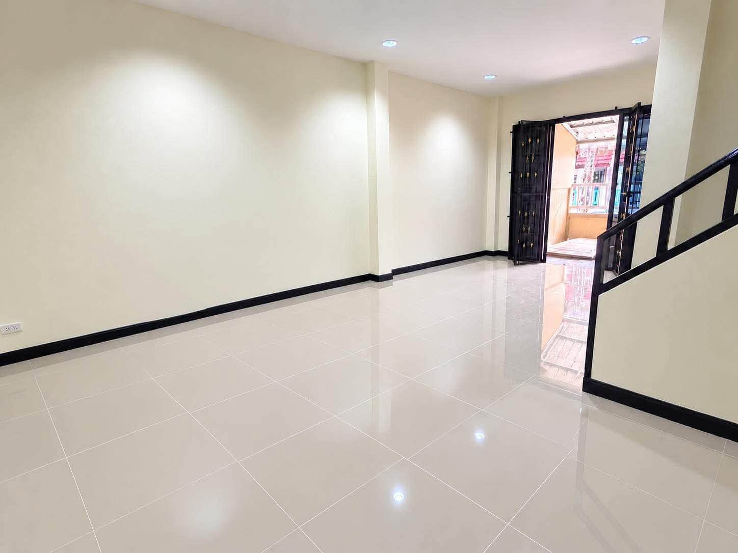3-bed townhouse for rent in Naka area – รูปที่ 3