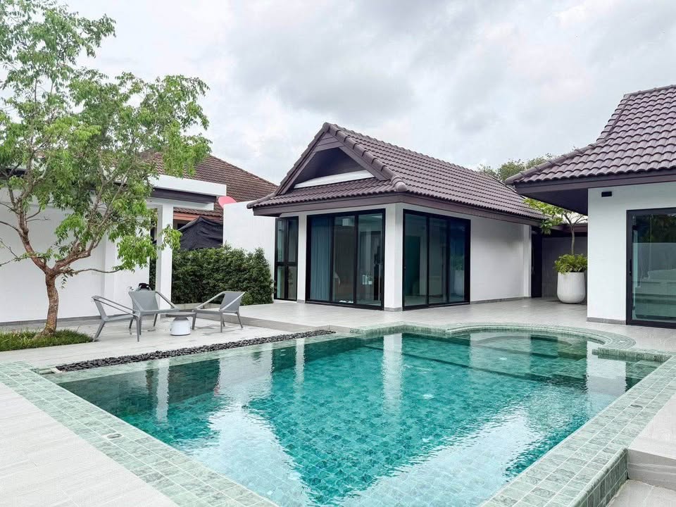 Luxury 3-bed pool villa in Thalang near UWC