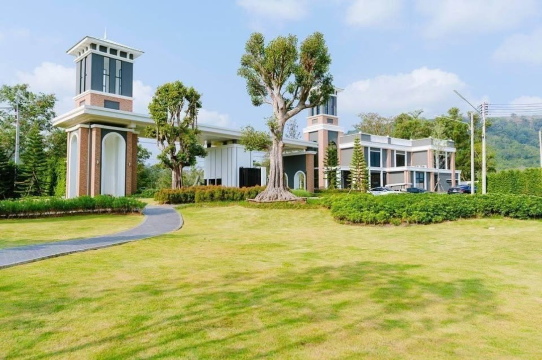 Furnished 3-bed corner house at Crown Estate, Koh Kaew – photo 5