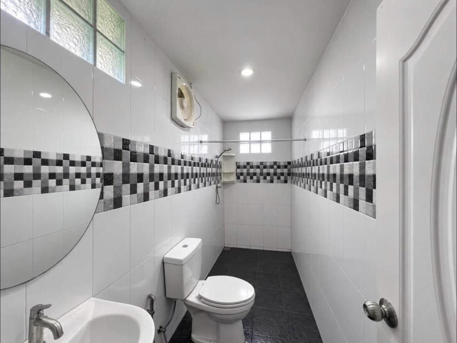 Single-storey 3-bed house in Srisuchat Grand View 2, Ratsada – photo 10