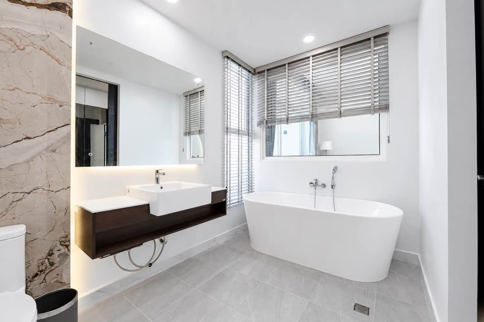 5-bedroom pool villa with golf course view for rent in Kathu – photo 5
