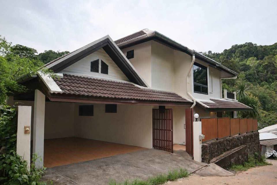 4-bedroom pool villa for sale in Kathu with mountain views – photo 3