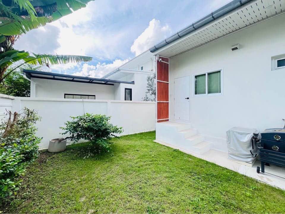 Modern 2-Bed Townhouse for Rent at Modern Life Srisunthon – photo 5