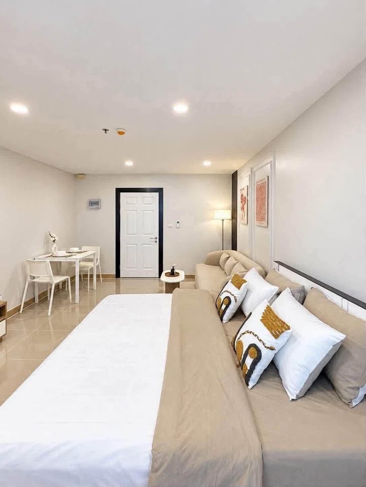 Renovated 1-bedroom condo with pool view at The View Condo Suan Luang – photo 3