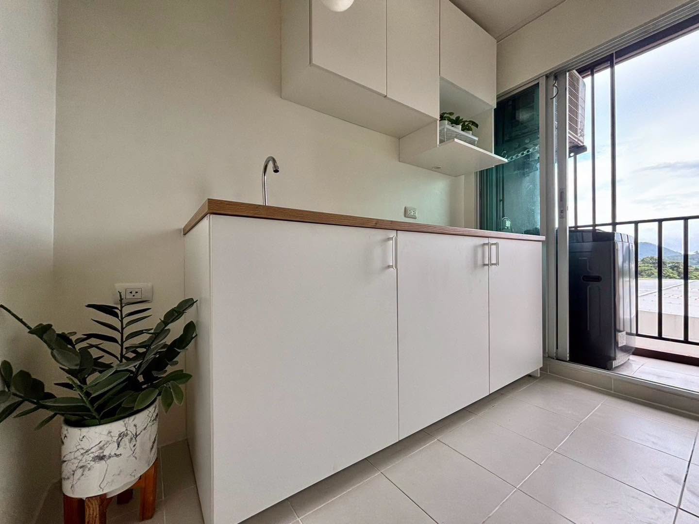 Furnished 29.94 sqm condo for sale at D Condo Mine – photo 6