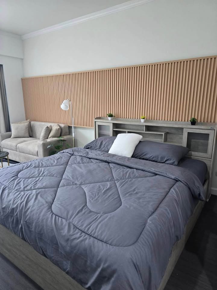 Furnished 1-bed condo for rent at Phanasorn Green Place – photo 2