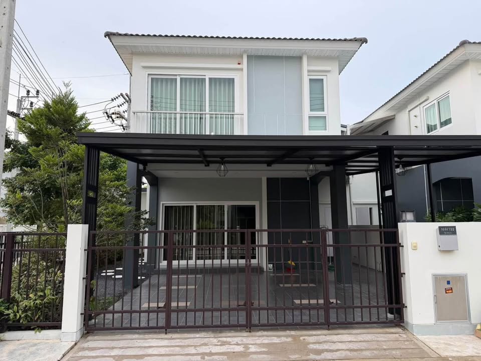 3-bed furnished house for rent at Supalai Primo Monument