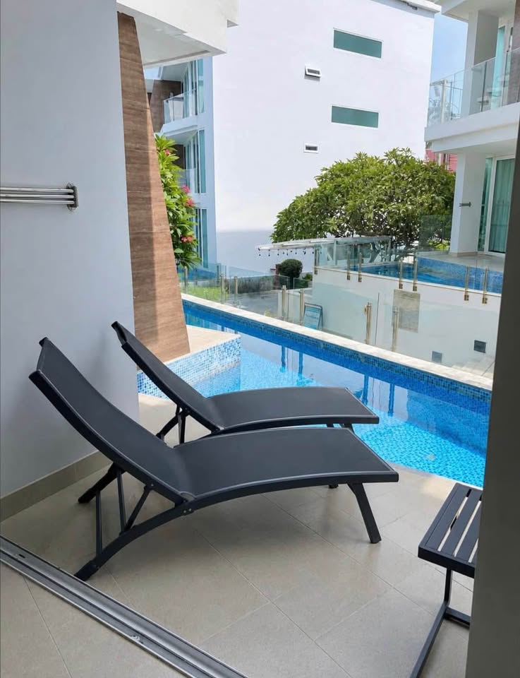 Pool access condo for rent, The Beachfront Rawai – photo 6