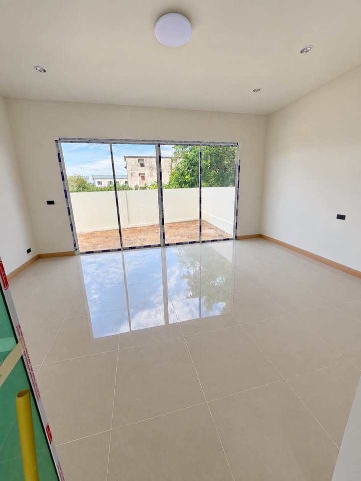 New 3-bed townhome at Melina Chalong – photo 5