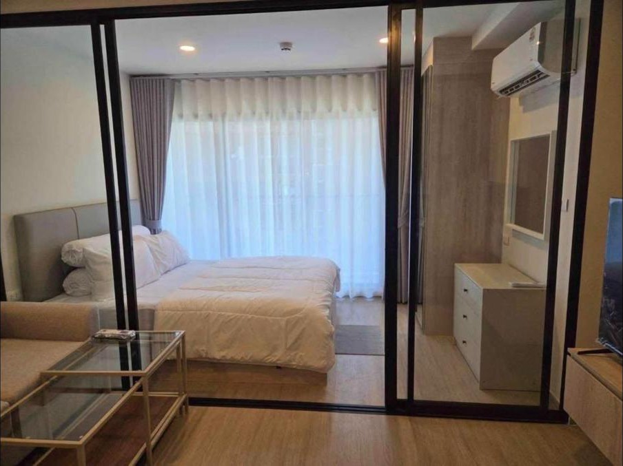 Never-occupied corner condo for rent at The Origin – photo 4