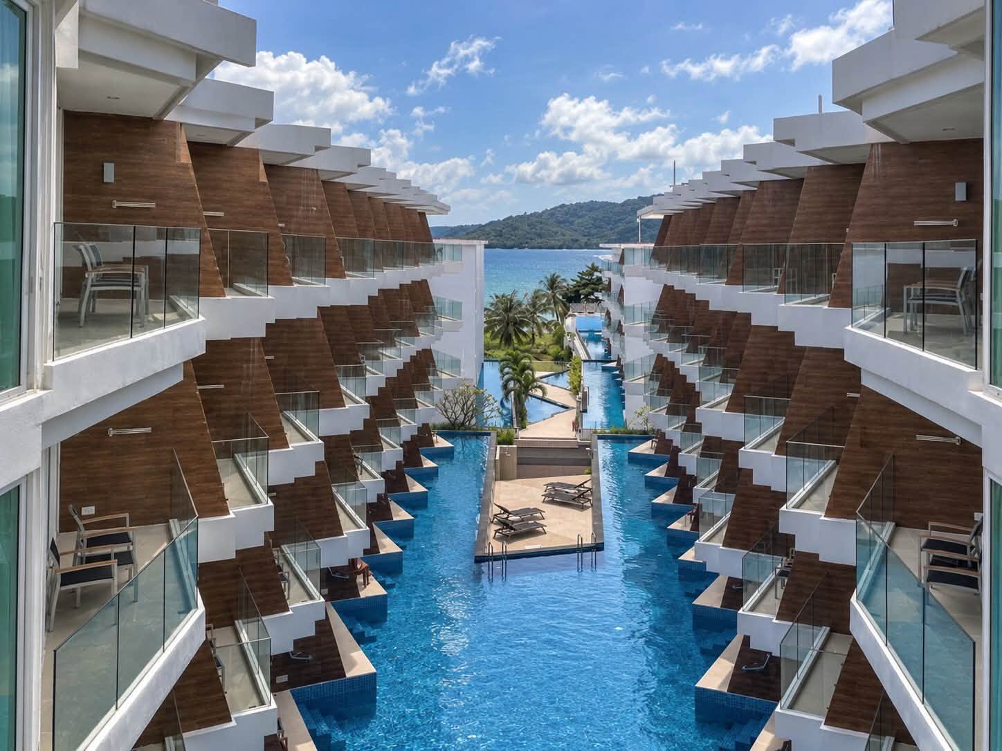 Beachfront pool access condo for rent in Rawai – photo 1