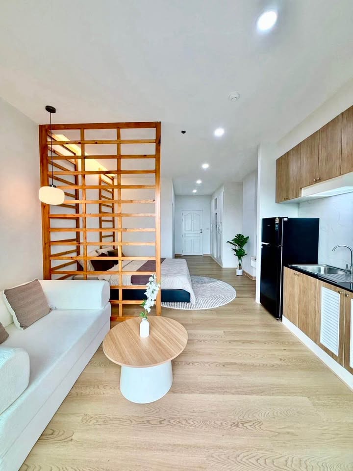 Furnished city-view condo for sale at Panason Green Place, Building E – photo 3