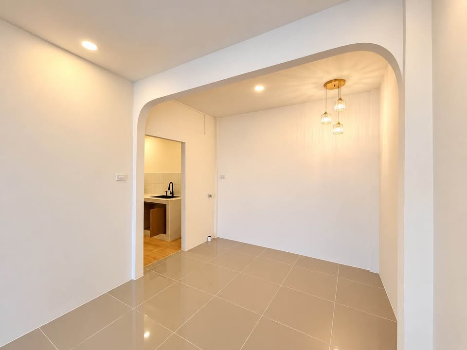 Renovated single-storey townhouse in Phetlada Village, Ban Khian – photo 6
