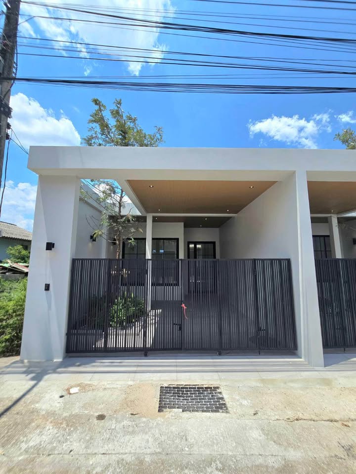 2-bed semi-detached house in Choeng Thale, Pa Sak Soi 10