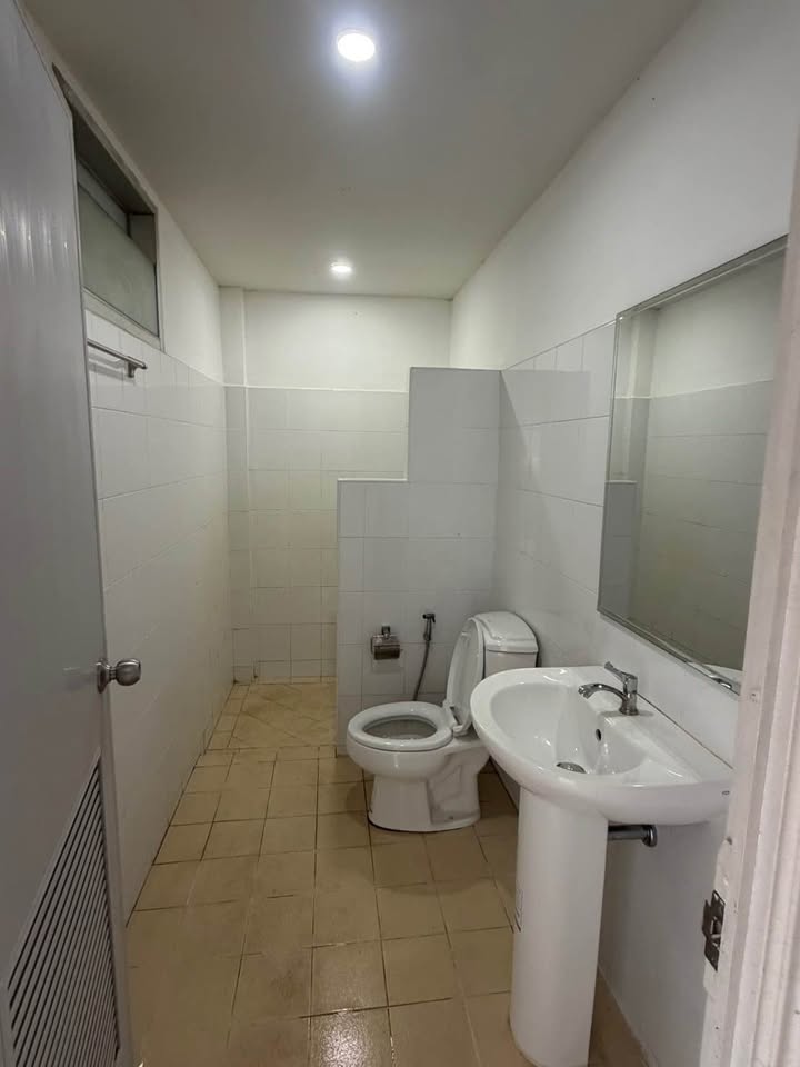 3-Bed House with Side Yard for Sale at Thanapa Parkville, Bang Chee Lao – รูปที่ 2