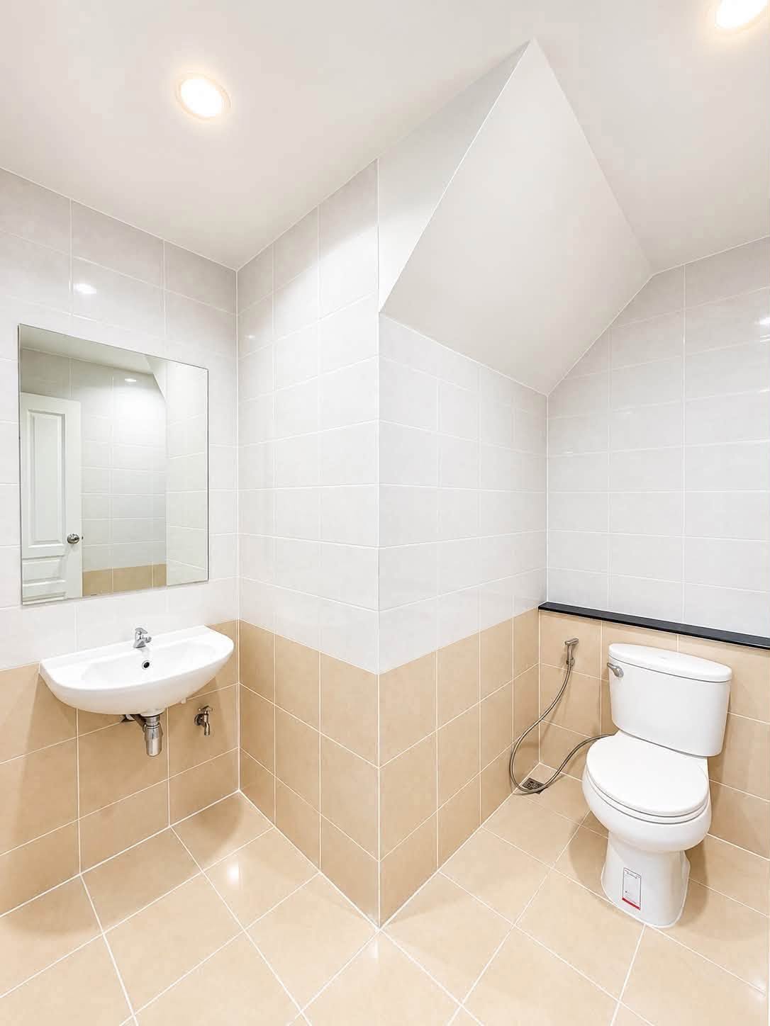 Furnished 2-bedroom townhouse, At Town 2 Poonphon – photo 7