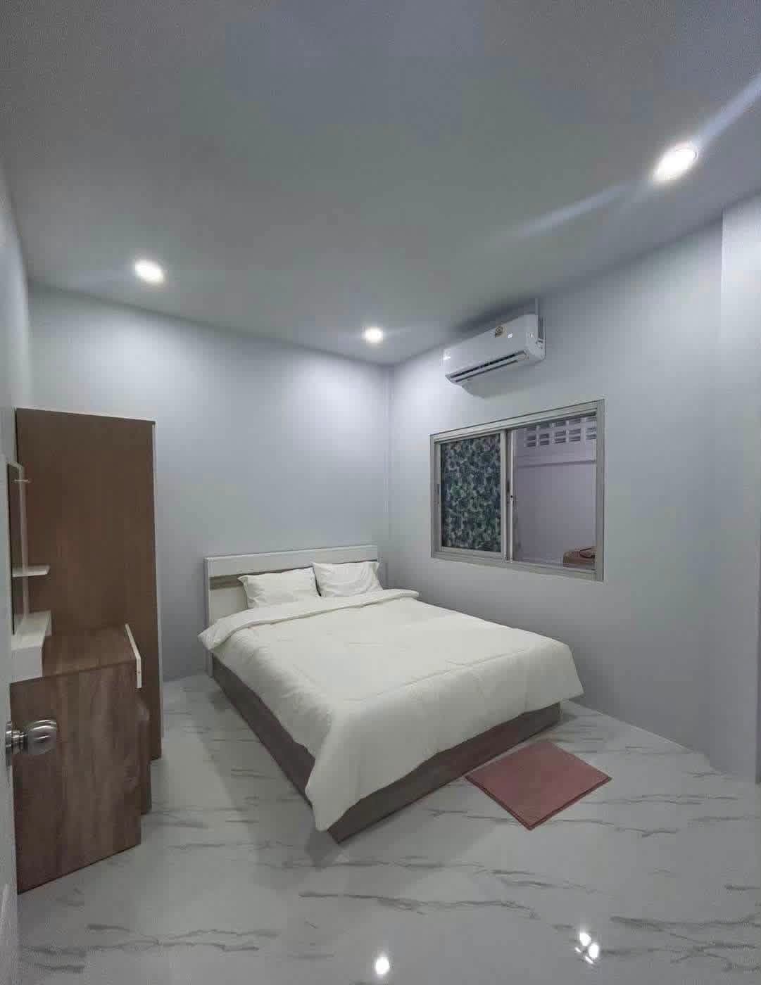 Furnished 2-bedroom corner house for rent at Srisuchat Grand View 2 – photo 3