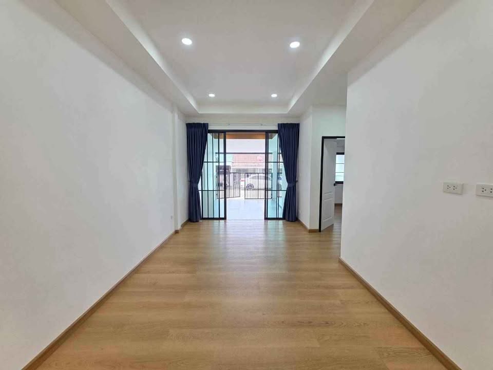 Like-New Townhome for Sale at Irawadee Bo Rae, Wichit – photo 8