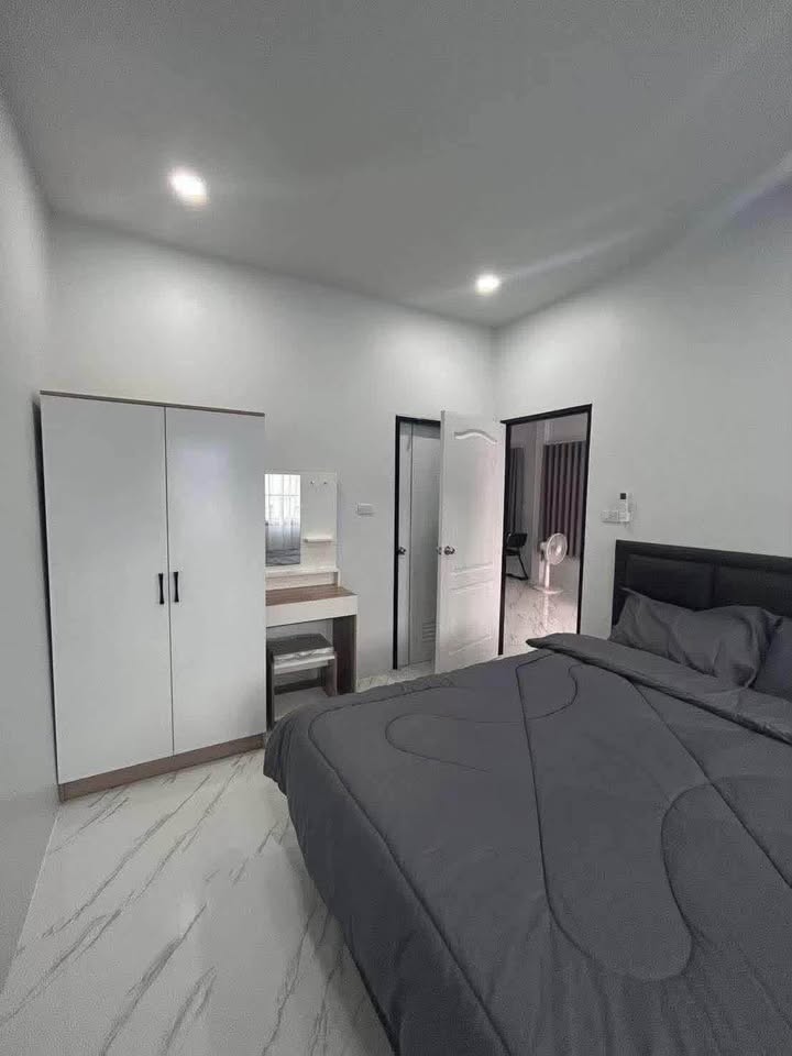 Furnished 2-bed corner house for rent at Srisuchat Grand View 2 – รูปที่ 10