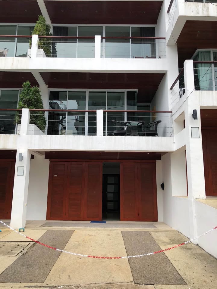 Furnished 3-bedroom duplex for rent in Nai Harn