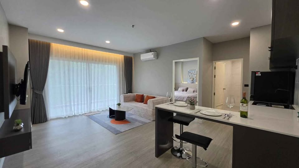 Furnished 1-bed corner condo at Panason Green Place – photo 2