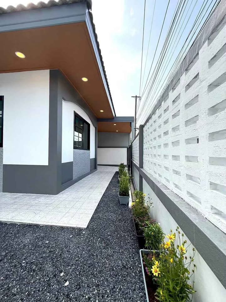 Fully renovated single-storey twin house for sale in Jomthong Maneekram, Thanon Khwang – photo 5