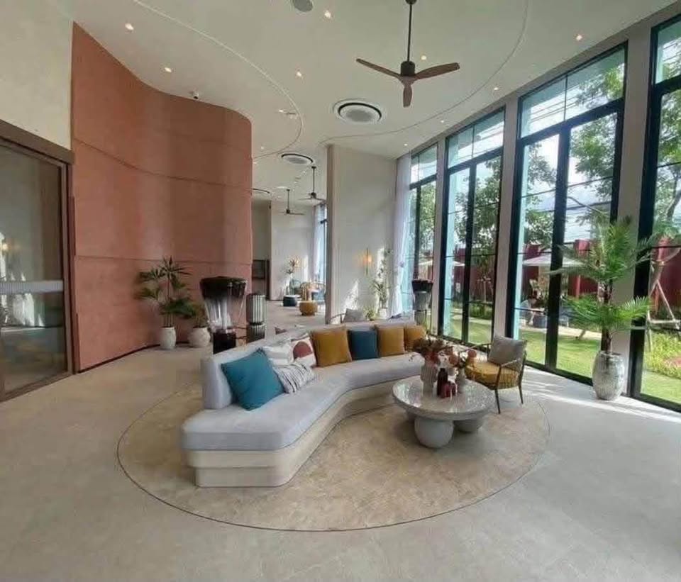Furnished 1-bedroom condo for rent at The Base Bukit, Building C – photo 8