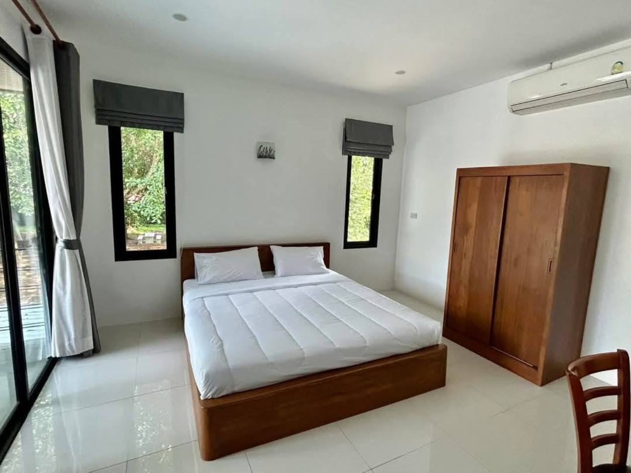 Pet-friendly 3-bed pool villa for rent in Paklok, Thalang – photo 9