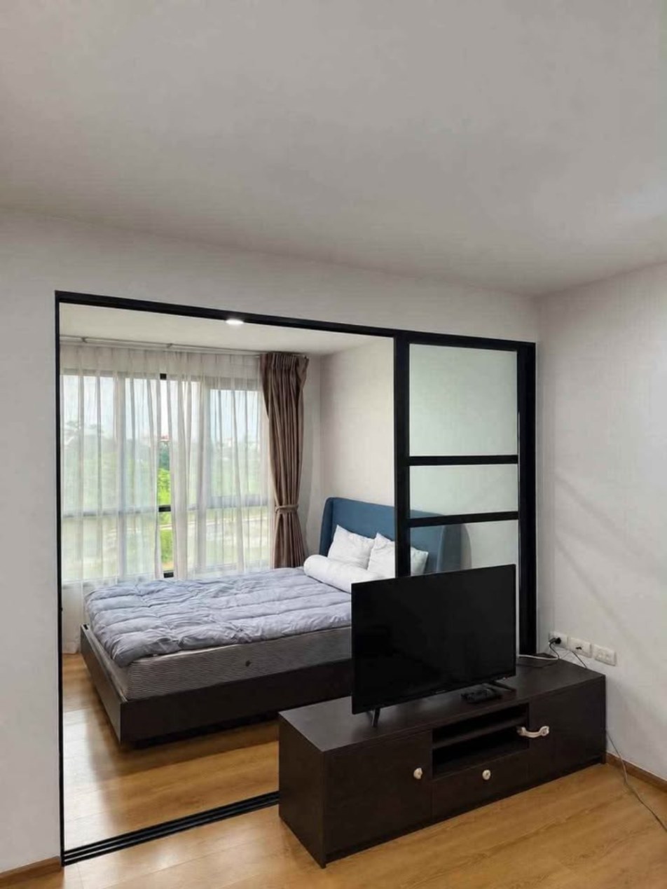 Furnished condo for rent at Centrio, Building C – photo 6