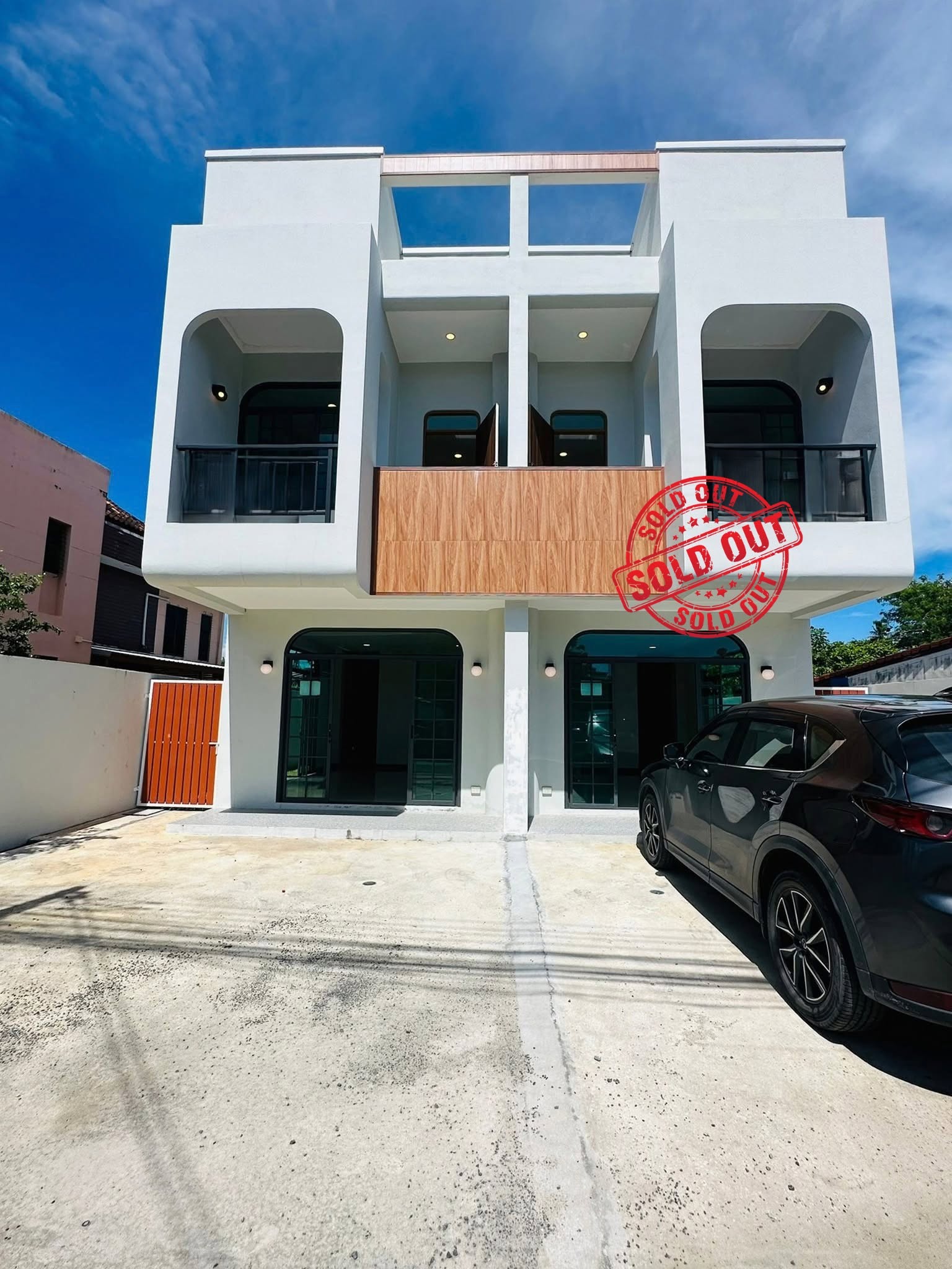 New 3-bedroom semi-detached house for rent in Chalong – photo 1
