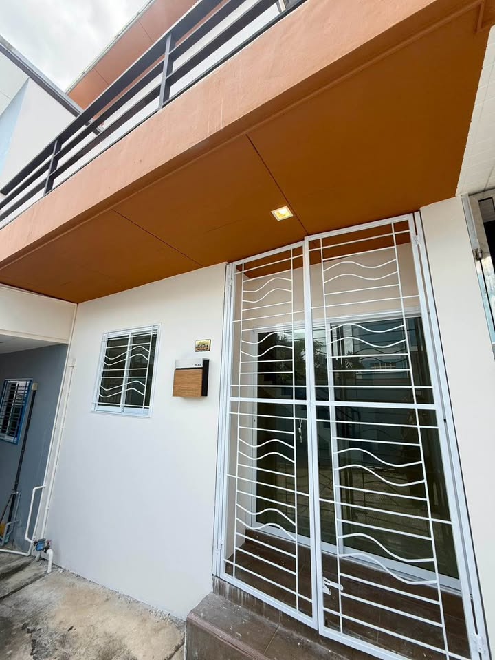 2-storey townhouse for sale at Saeng Chan, To Sae Road – photo 3