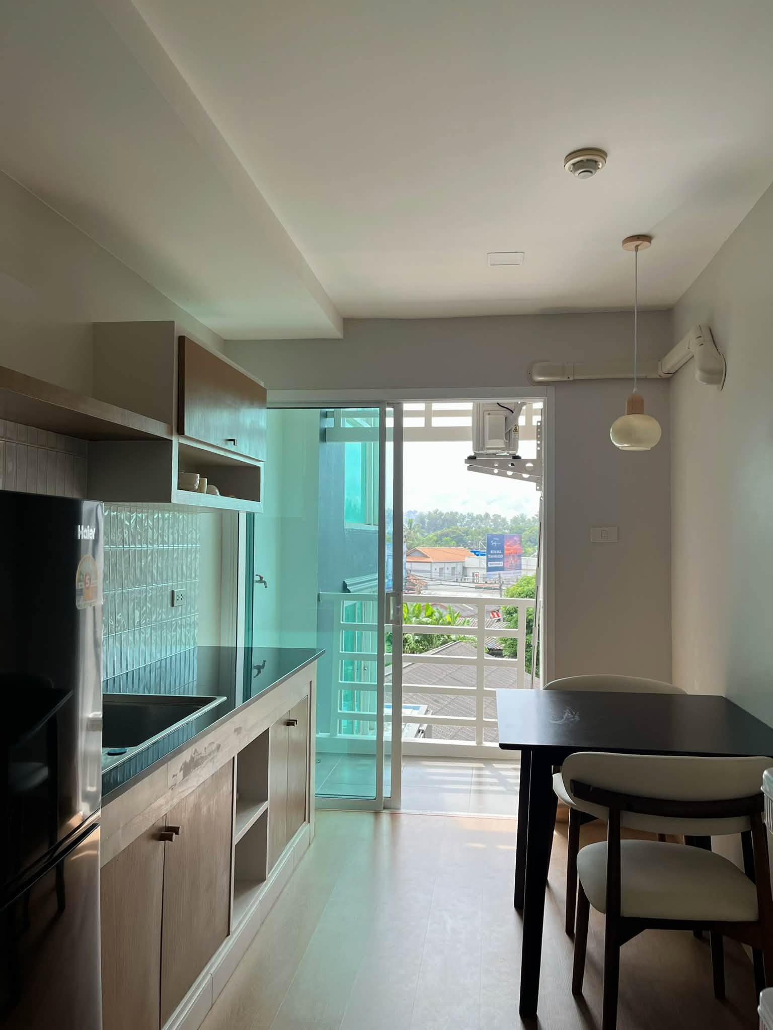 Renovated 30 sq.m condo for rent at Bukitta Airport Condominium – photo 6
