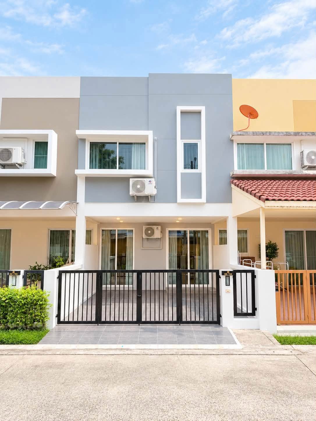 Furnished 2-bedroom townhouse, At Town 2 Poonphon – photo 1