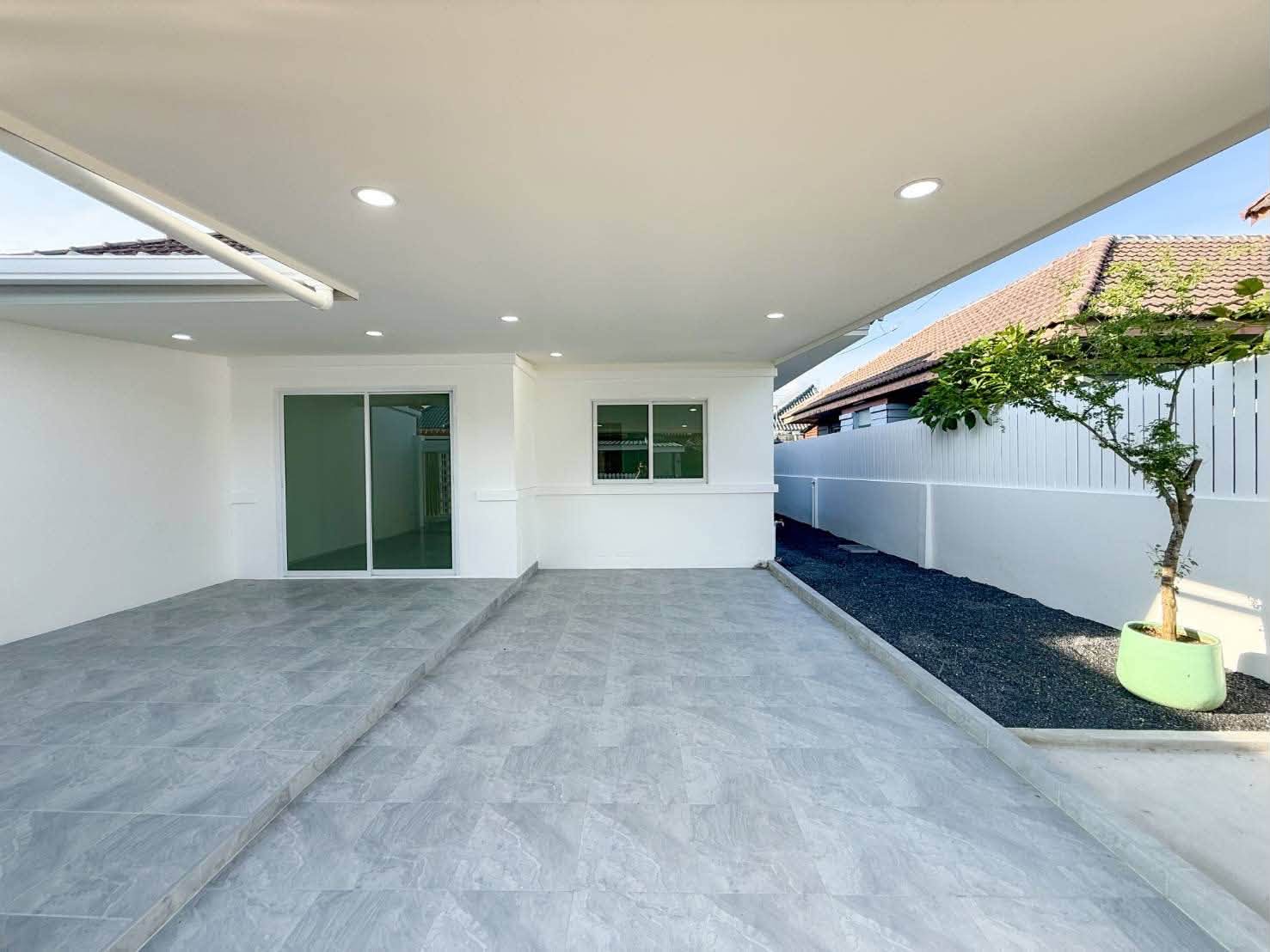 Single-storey semi-detached house for sale at Thanapa Park View, Tha Rua – photo 3