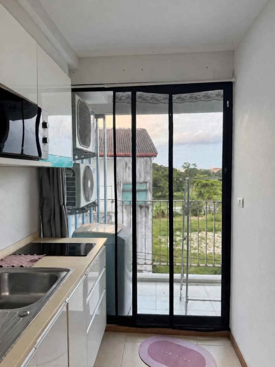 Furnished condo for rent at Centrio, Building C – photo 8
