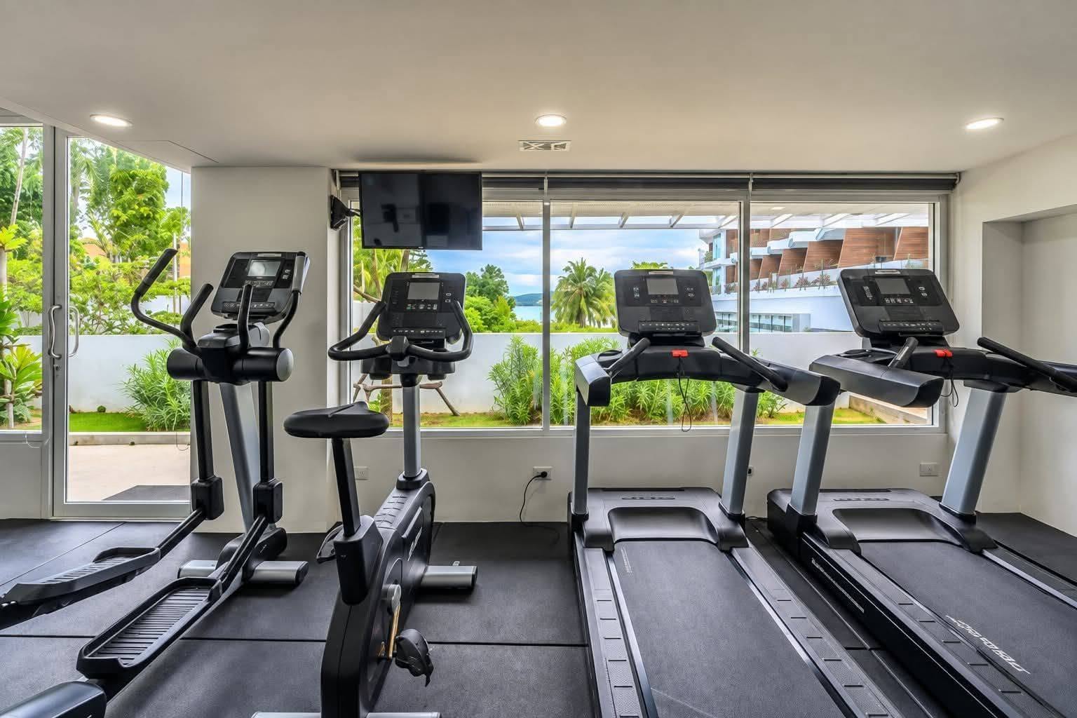 Pool access condo for rent, The Beachfront Rawai – photo 13