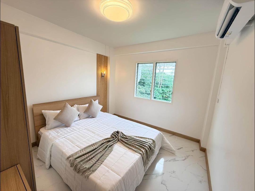 Renovated 2-bed corner unit at Ban Phon Housing – photo 4