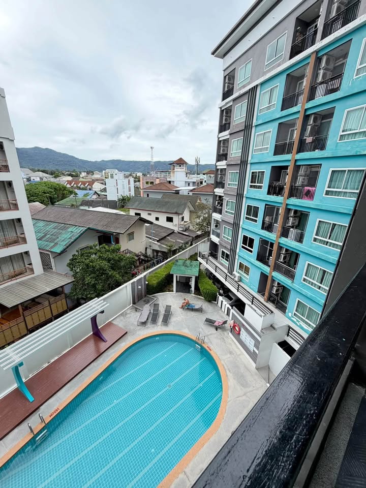 Pool-view condo at The Scene, Kathu – photo 6