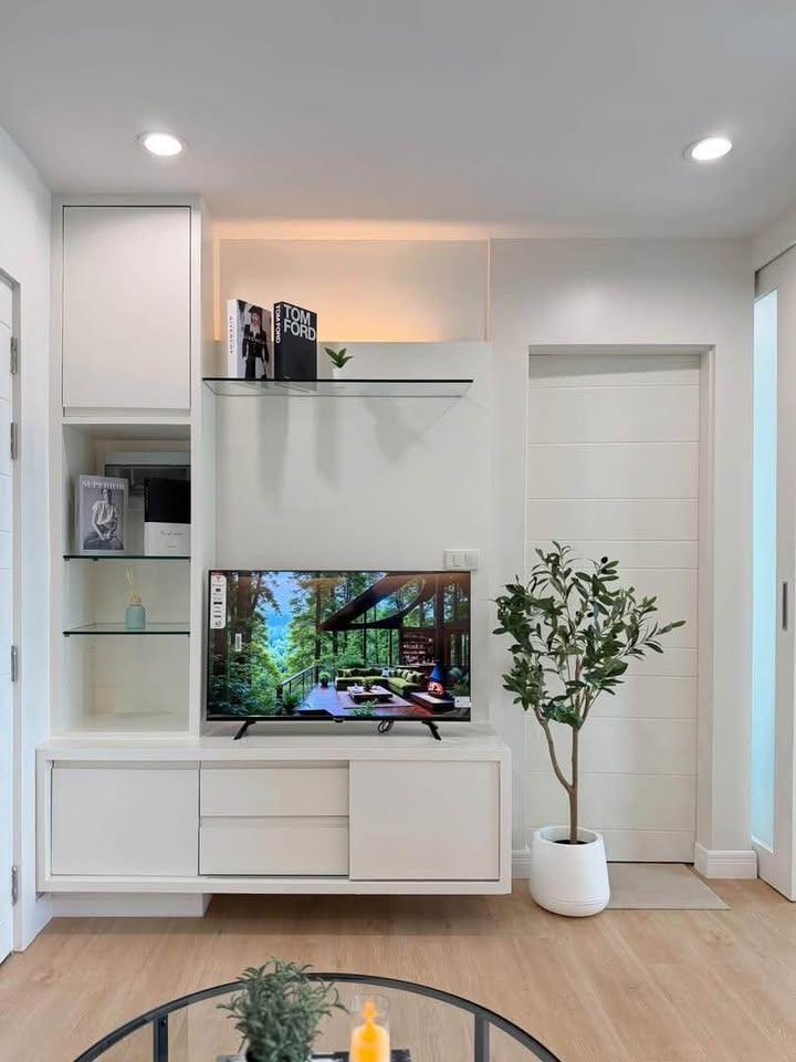 Pool-view condo at The Scene, Kathu – photo 4